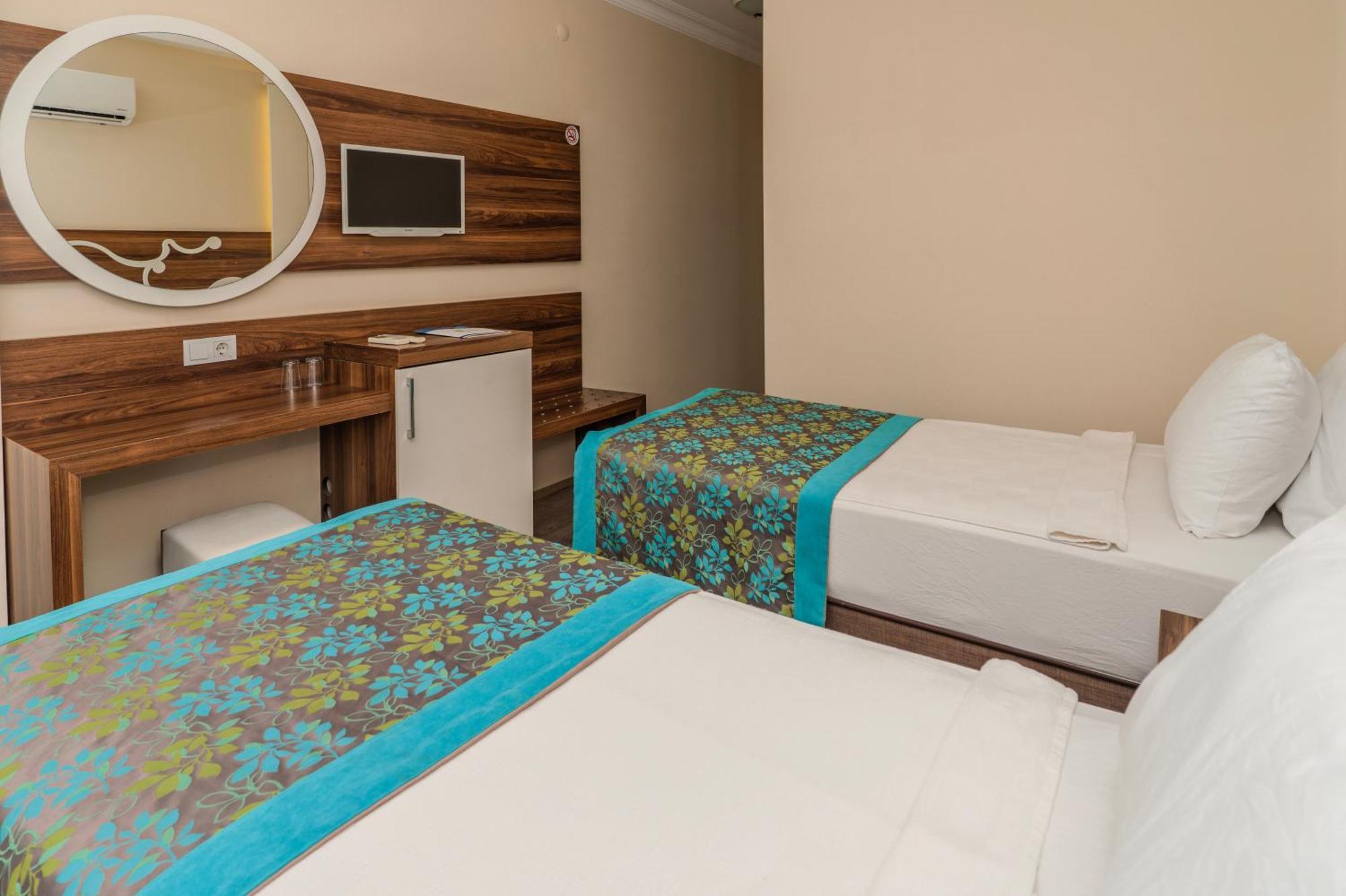 Kleopatra Blue Hawai Hotel Alanya Exterior photo